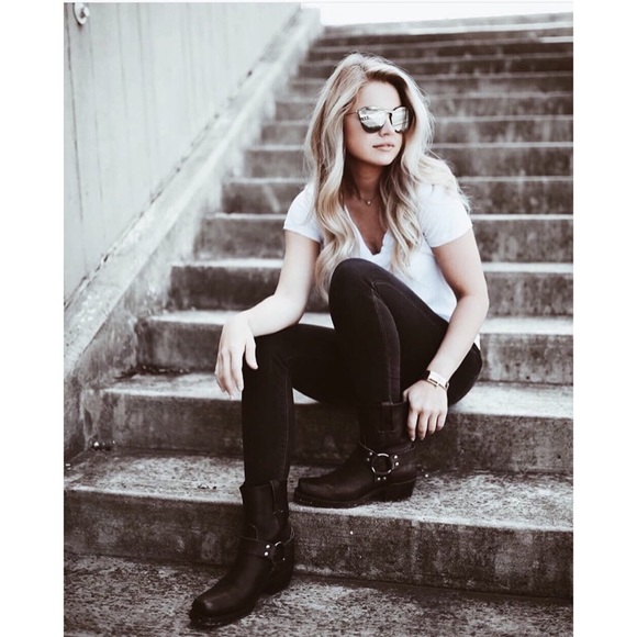 Frye Harness 8R White Distressed Cowboy Calf Boots - Picture 16 of 16